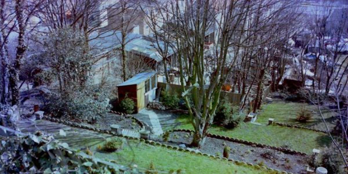 Photo of the gardens of 35 and 36 High Street in the 1980s after restoration. Courtesy of Crispin Hook’s Facebook page ‘Views of Old and New Lowestoft’.