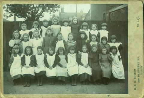  Class photograph at Cunningham School