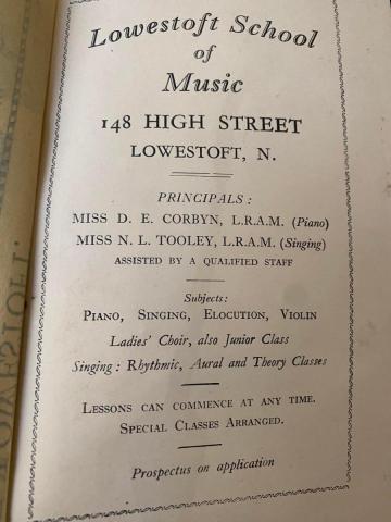 Lowestoft Holiday Diary and Guide 1930