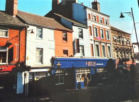 2001 CREDIT: Karen High